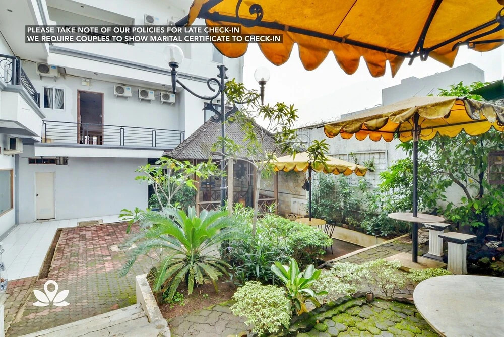 ZEN Rooms Near Darmawangsa Syariah