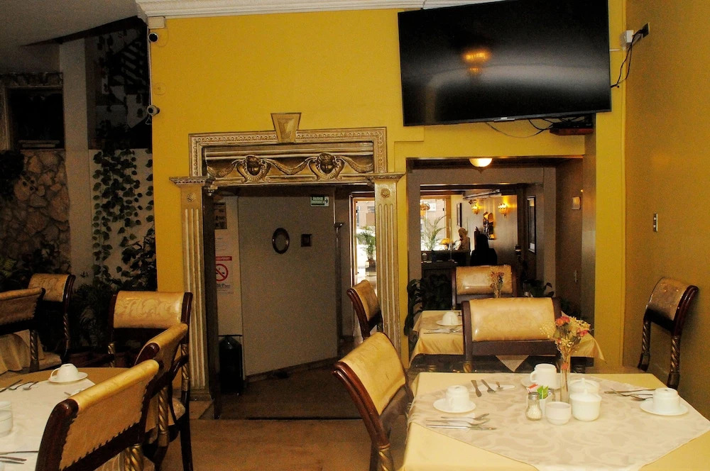 Colony Inn Hotel