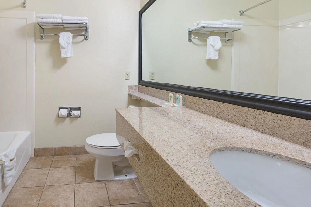 Quality Suites Temple I-35