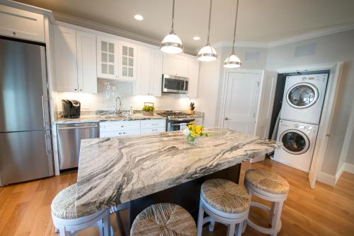 The Newport Lofts - 617 Thames Street