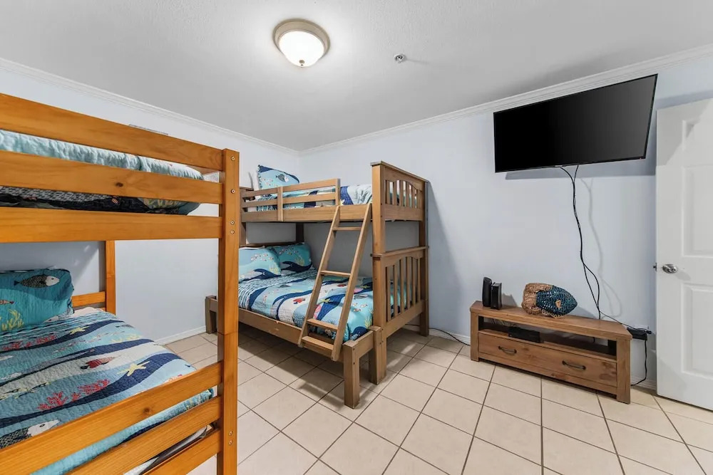 Condo w Semi-private Pool & Just 1 Block to Beach!