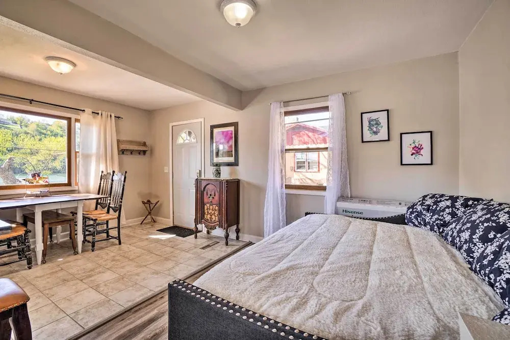 Rockaway Beach House w/ Fire Pit & River View!