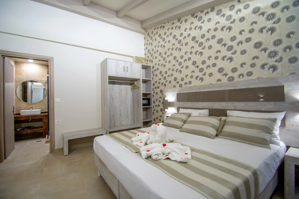 Paradise Apartments