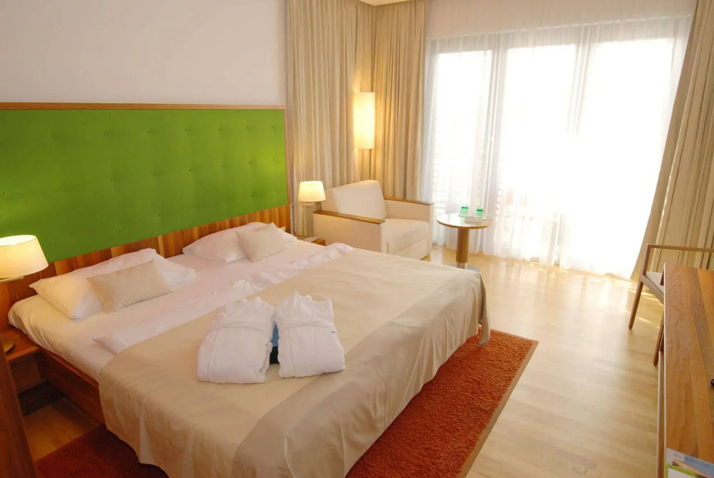 Therme Laa Hotel Silent Spa Villas