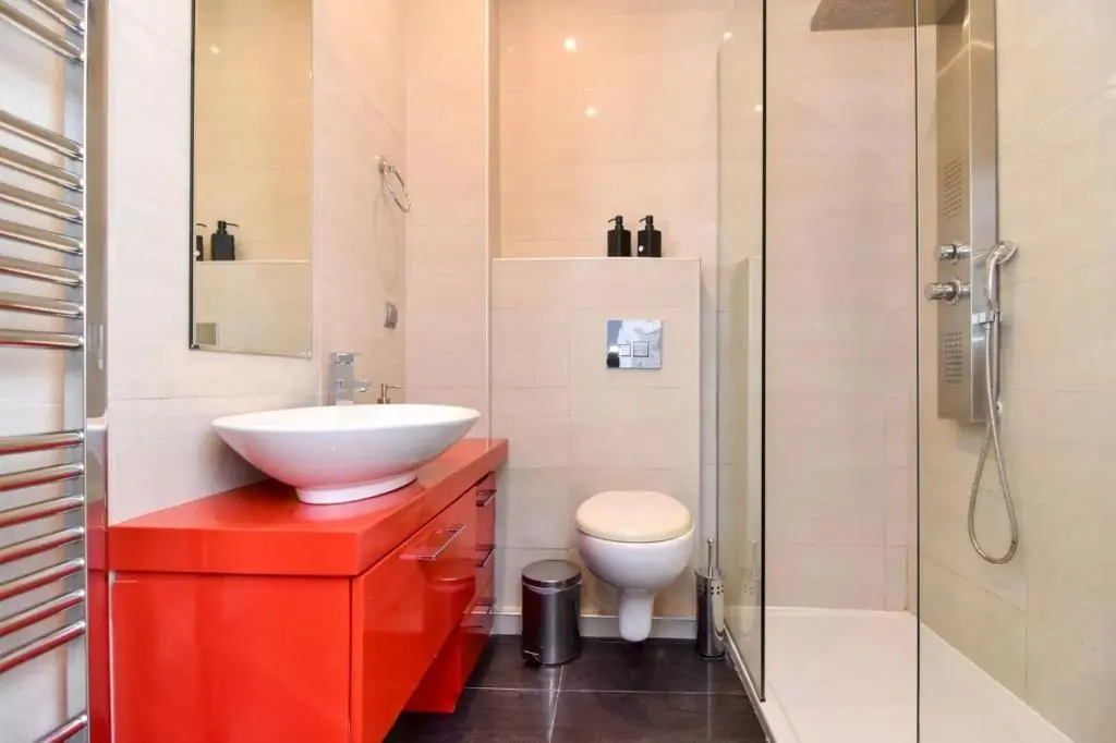 Excellent apartment luxuriously renovated