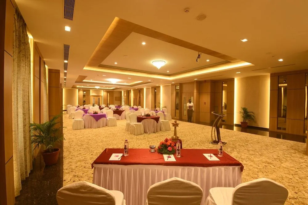 Emerald Clarks Inn Suites