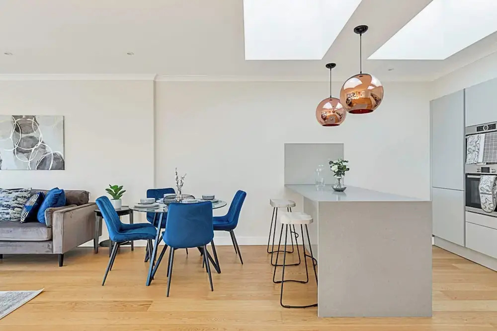 Penthouse Apartment In Brentford