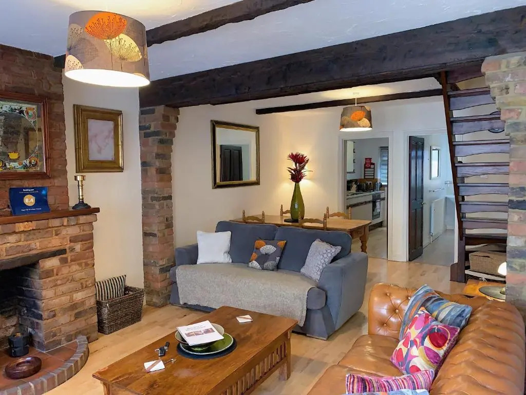 Cosy Central Windsor House Sleeps 4