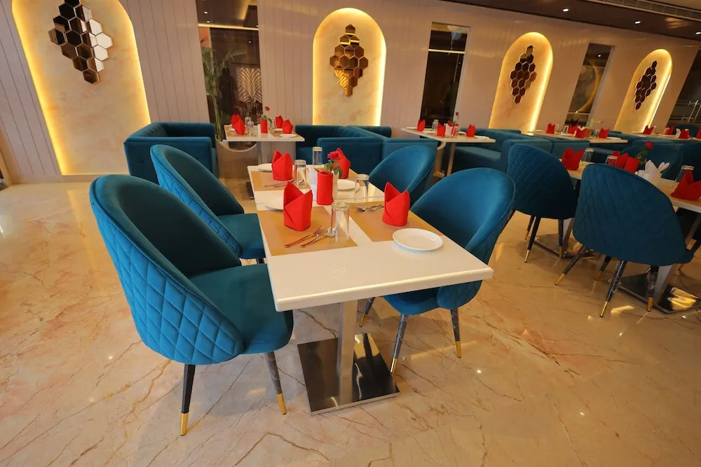 Hotel Taj Crown plaza