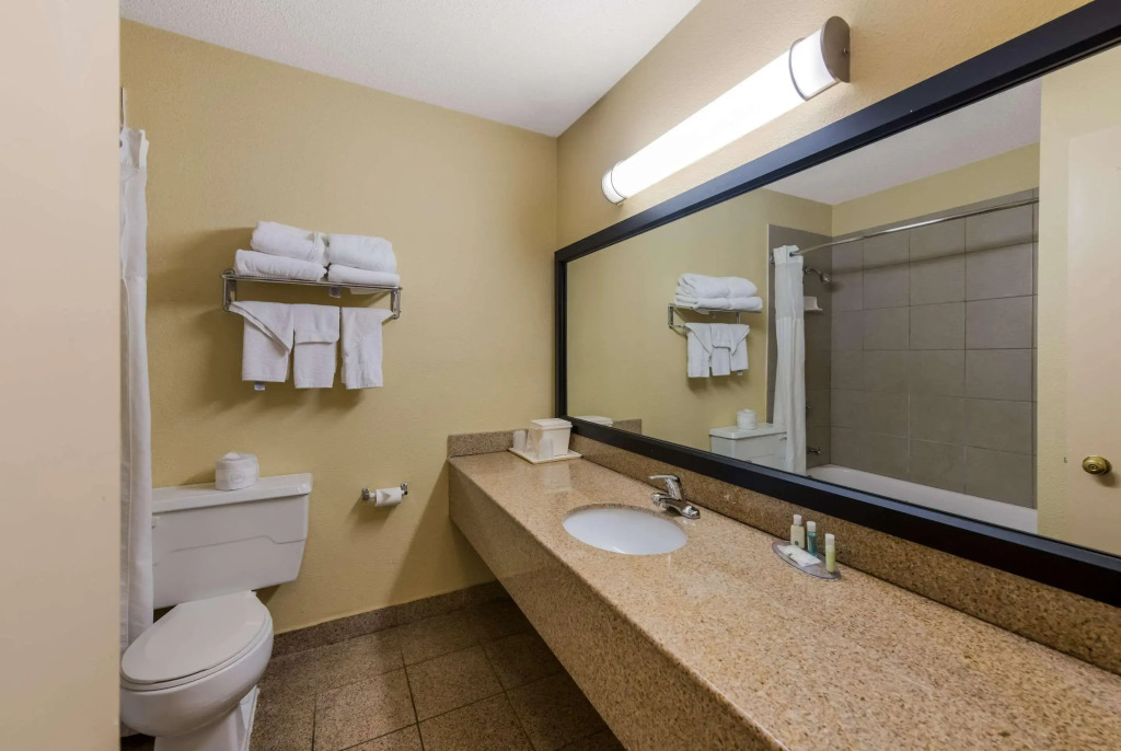 Quality Inn Saint Louis Airport
