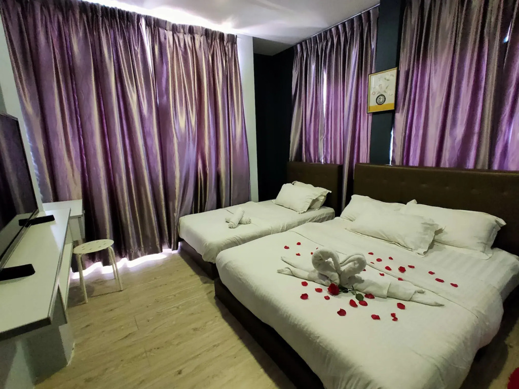 The bHotel