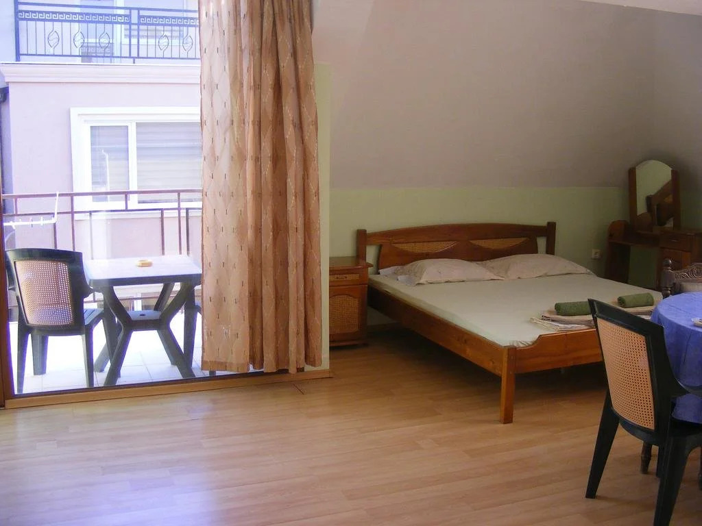 Zora Guest House