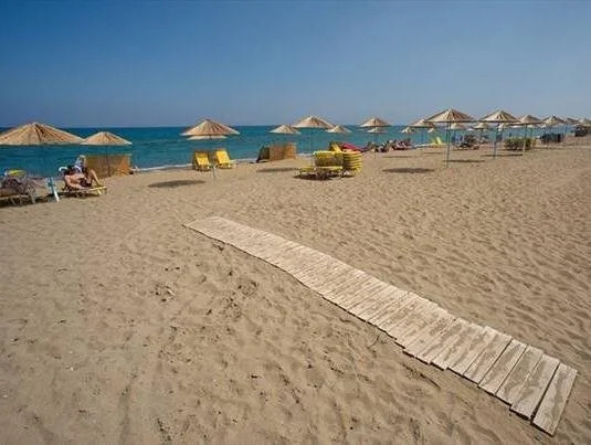 Yannis Apartments