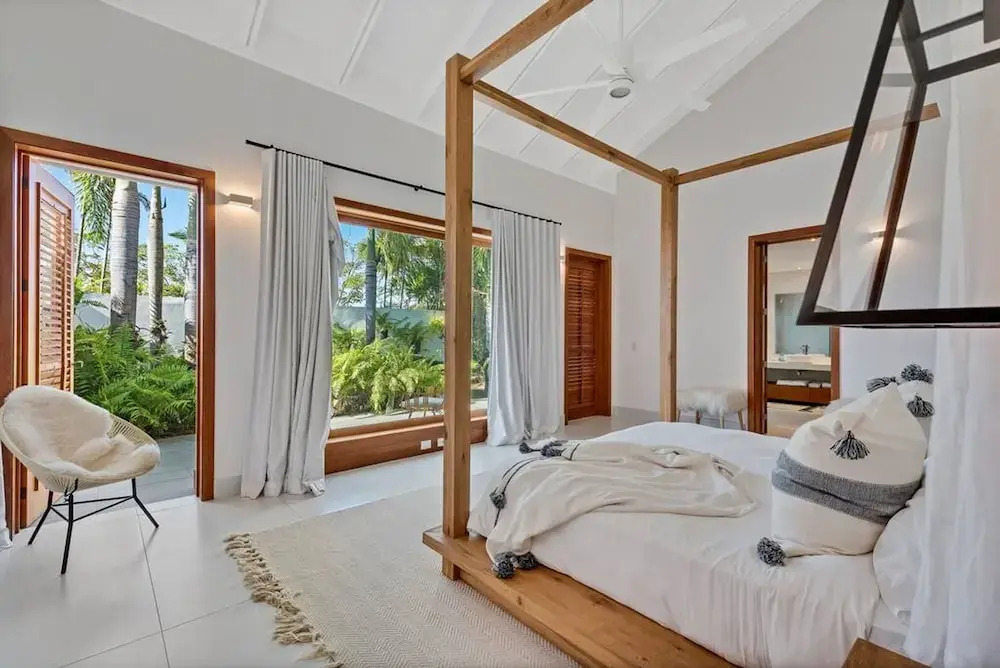 Modern Oasis Stunning Views of Golf Course River