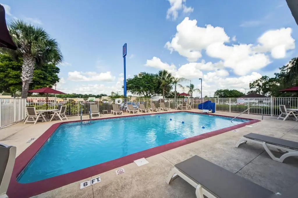 Motel 6-Lakeland, FL