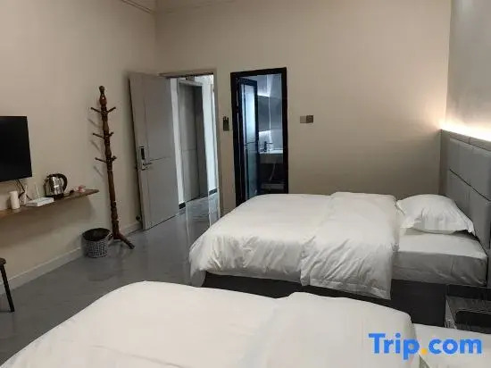 Honghui Homestay (Border City Chatong Scenic Area)