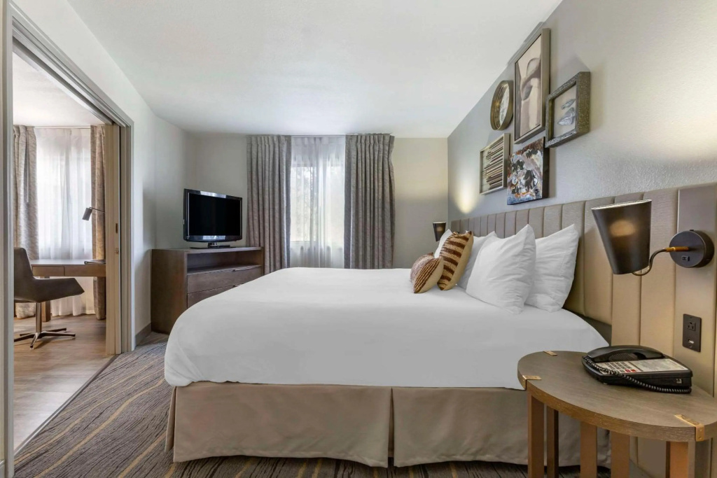 Windmill Suites Surprise - Phoenix, an Ascend Collection Hotel