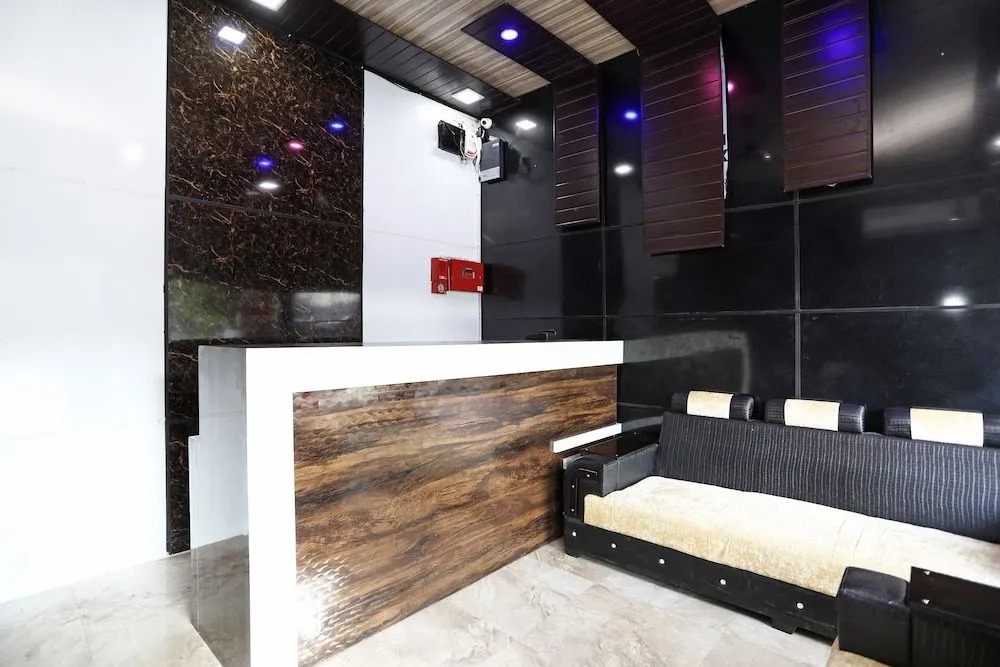 OYO 18346 Glorify Stay2