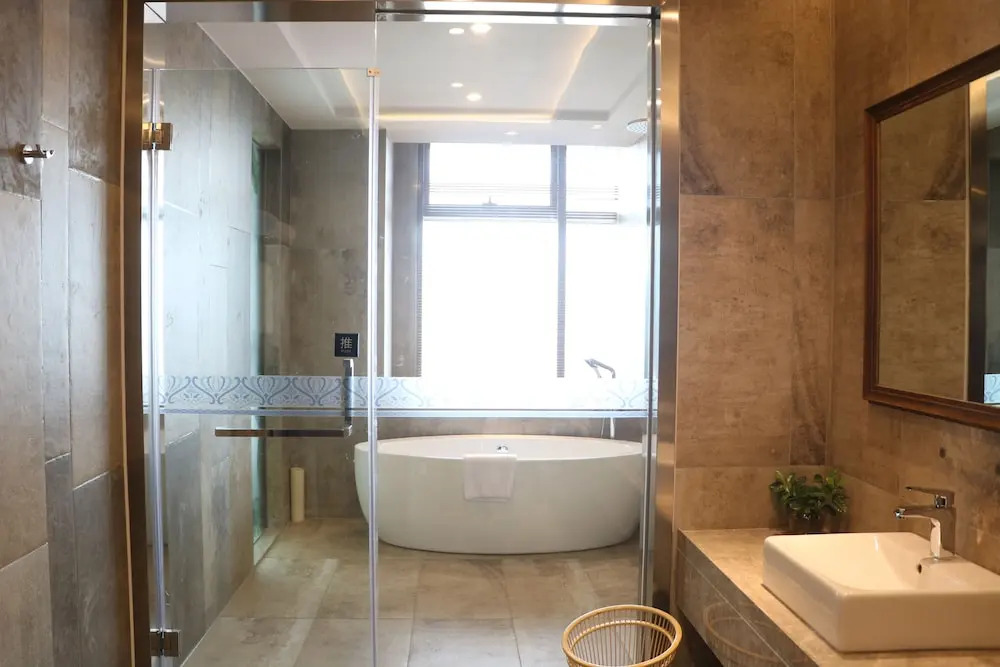 Lianjiang Century Hongteng Hotel