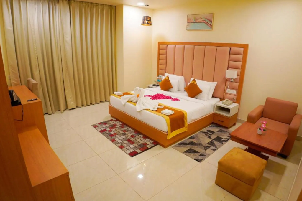 Hotel Cheer Royale