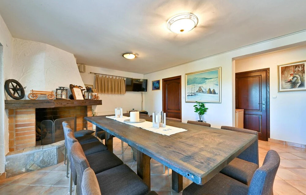 Beautiful Home in Karlovac With Sauna, Wifi and 3 Bedrooms