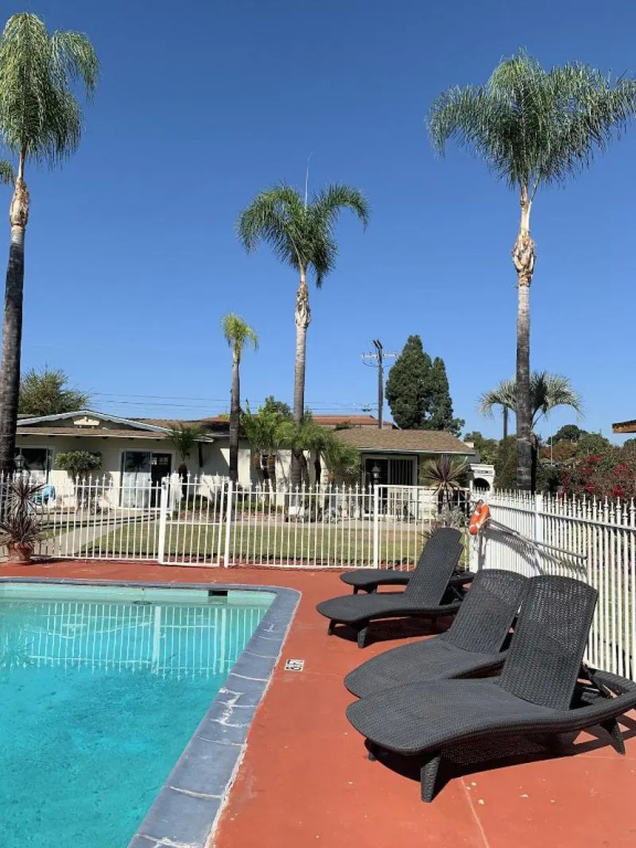 Fallbrook Country Inn