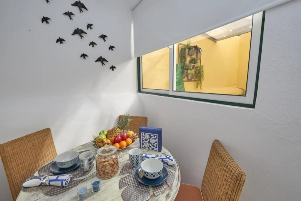 Lx Factory Apartment! HIP area - Outside terrace - Fully renovated