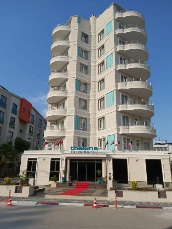Citrus Luna Suite Hotel