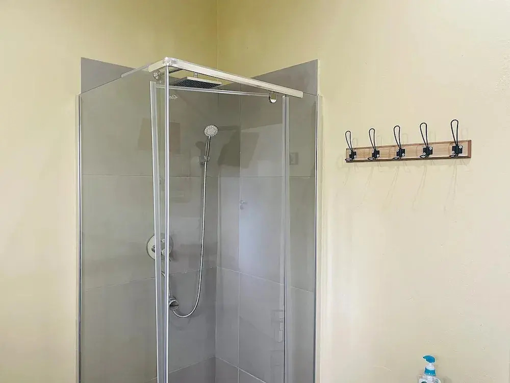 Ultra Modern 2 Bedroomed Apartment - 2082
