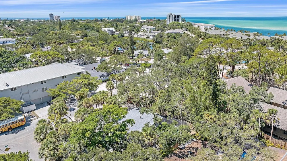 Siesta Key Sanctuary 3 Bedroom Home by RedAwning