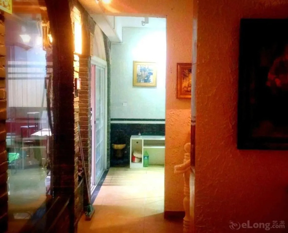131 International Youth Hostel