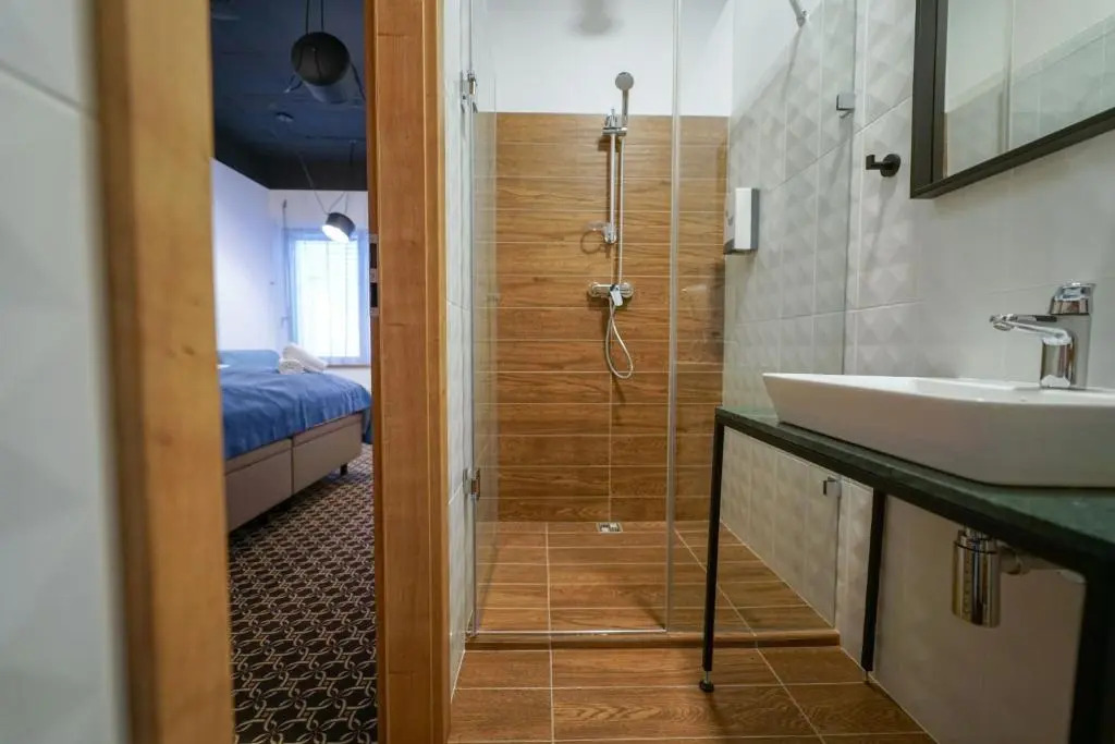 CHORS like a hotel - Capsule & NFT Boutique Hostel Bratislava - City Center