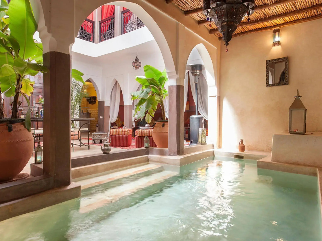 Dar Kamar Zamane - Adults Only