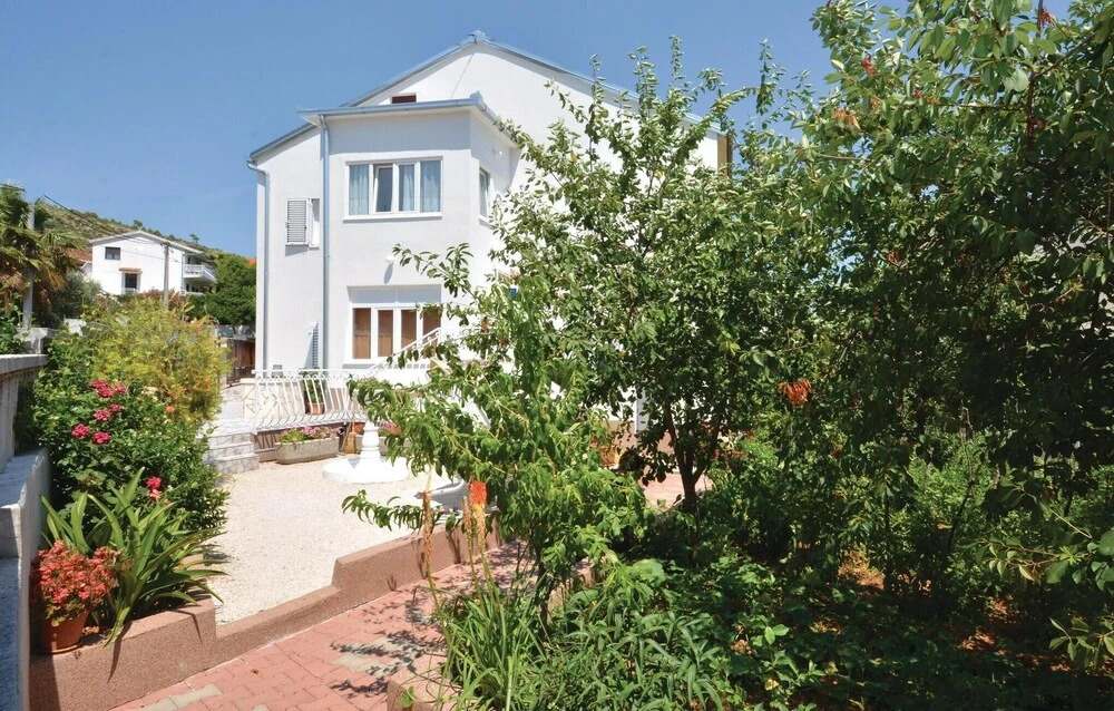 Beautiful Home in Marina With Wifi and 3 Bedrooms