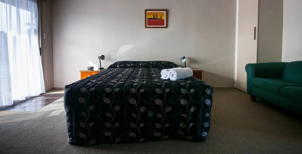 Charles Court Motel