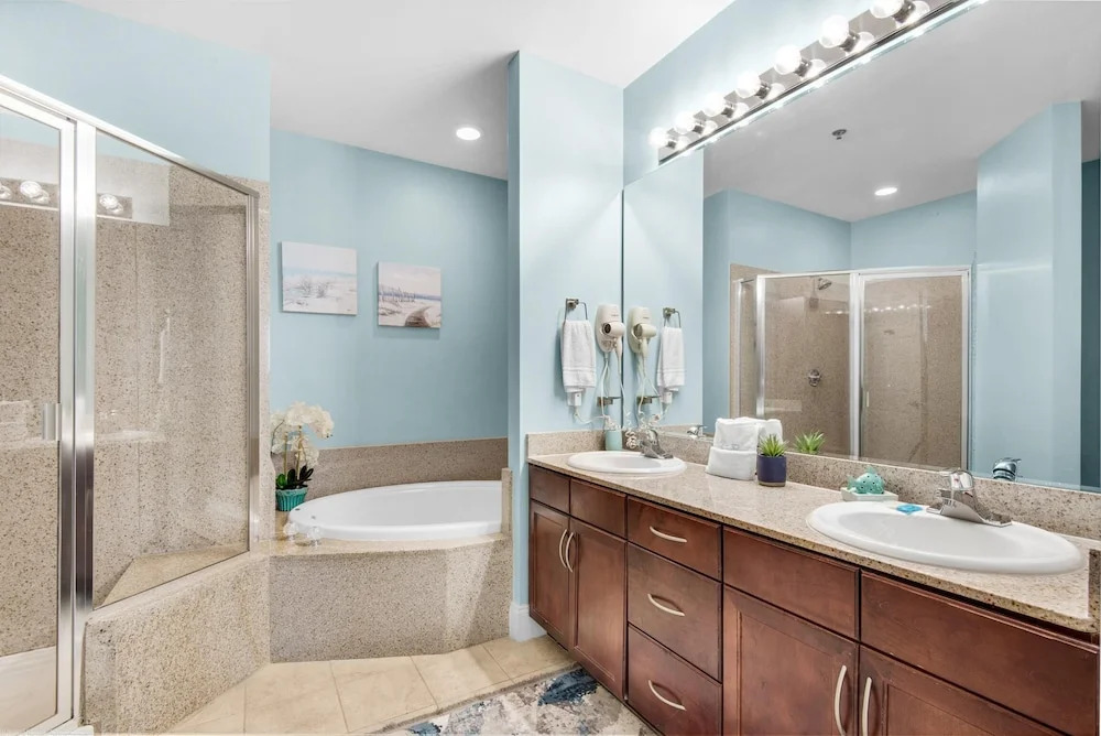 Laketown Wharf Penthouse 2026