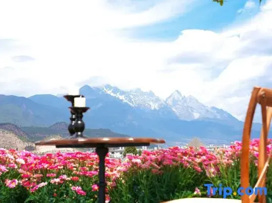 Lijiang Huashan Yunshe Snow Mountain View Homestay