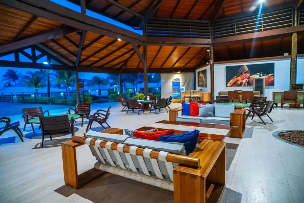 Dom Pedro Laguna Beach Resort & Golf