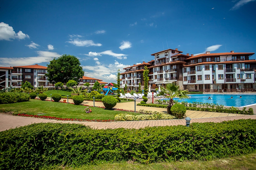 Saint Thomas Apart Complex