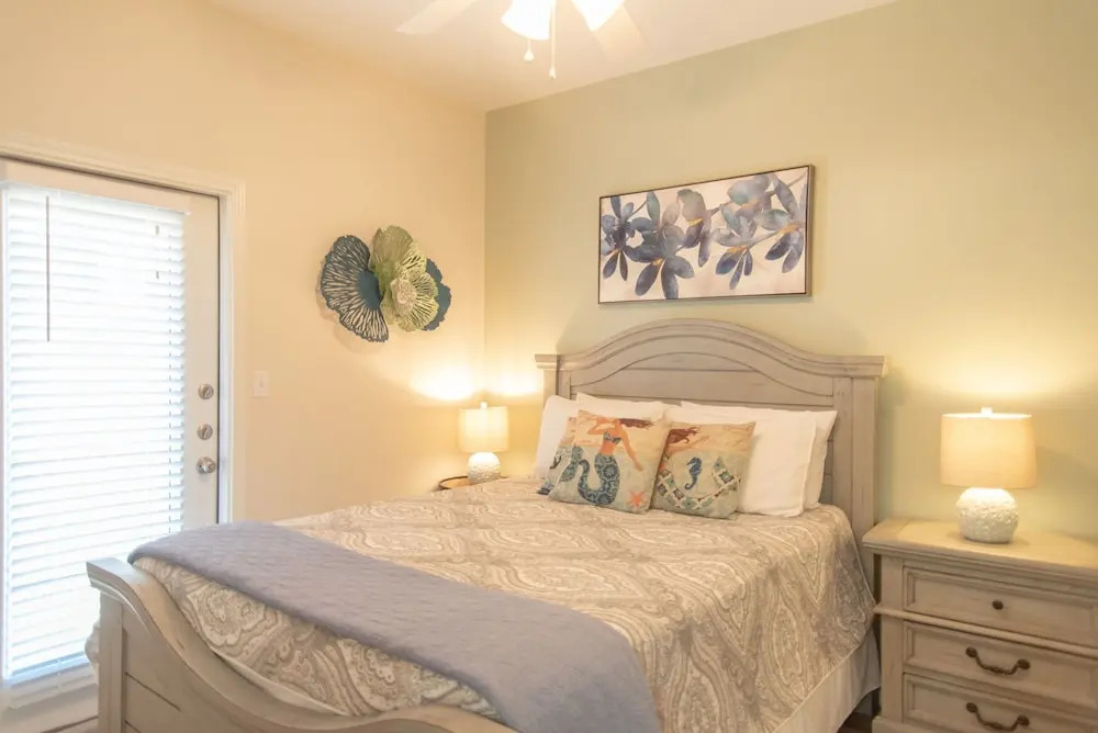 Breezy Beach House 3 Bedrooms 2.5 Bathrooms Condo