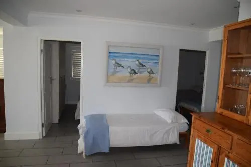 87 Marine Drive