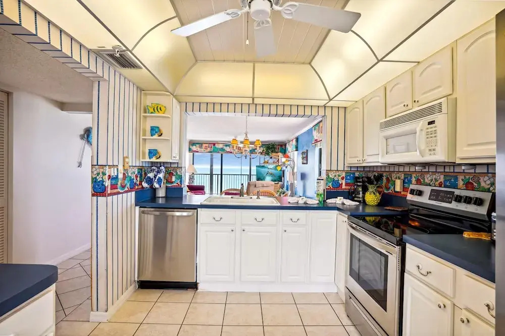 Ocean Sands 1-708