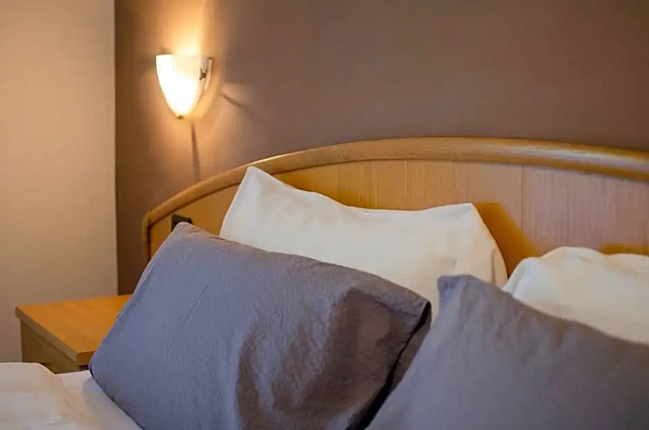 Flos Hotel