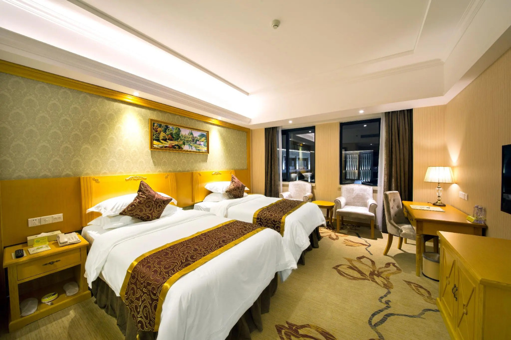 Vienna Hotel Guilin Wanfu Square