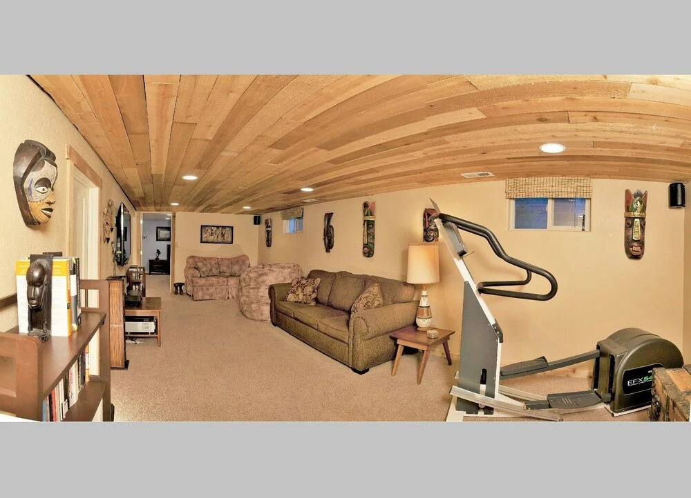 Downtown 4-Bedroom Home with a Big Back yard