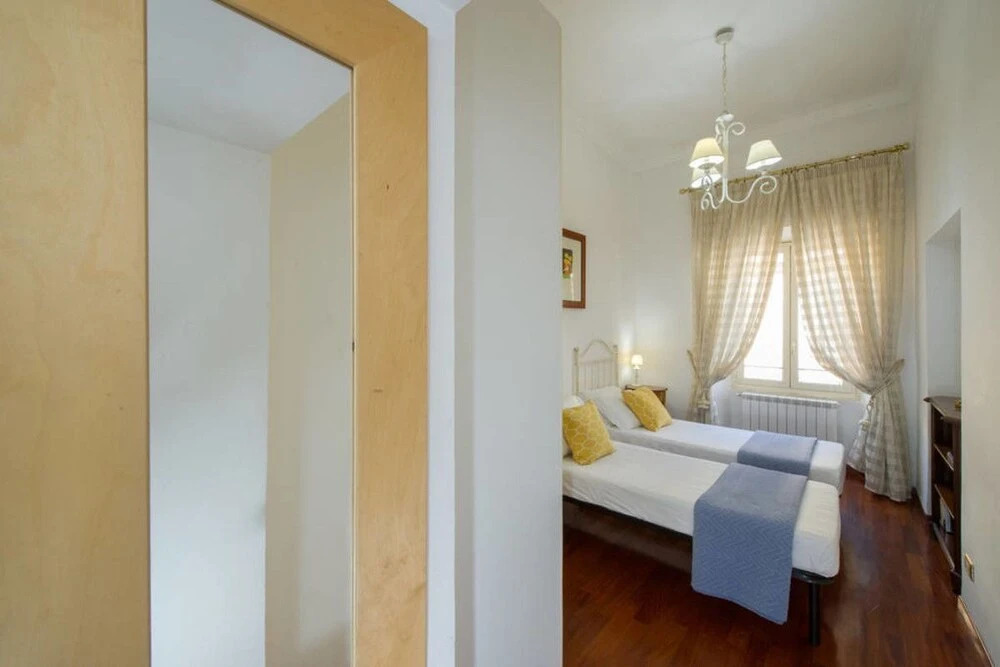 Elegant and Large 3beds Flat Beside Piazza Popolo