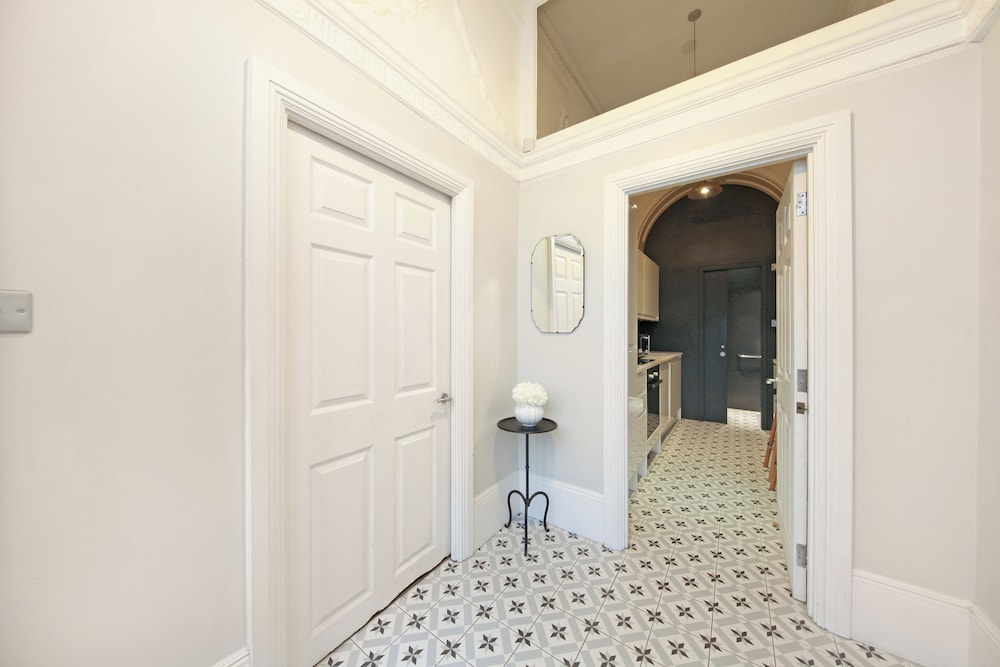 Hertford Flat 16