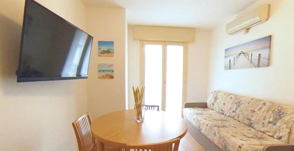 Cozy Central Flat 150mt From the Beach