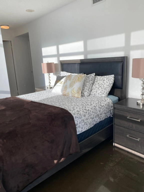 Toronto Downtown near Rogers Centre High rise lakeview condo