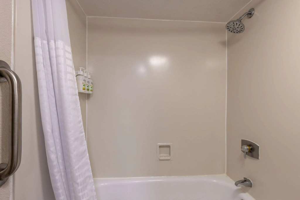 La Quinta Inn by Wyndham Kansas City Lenexa